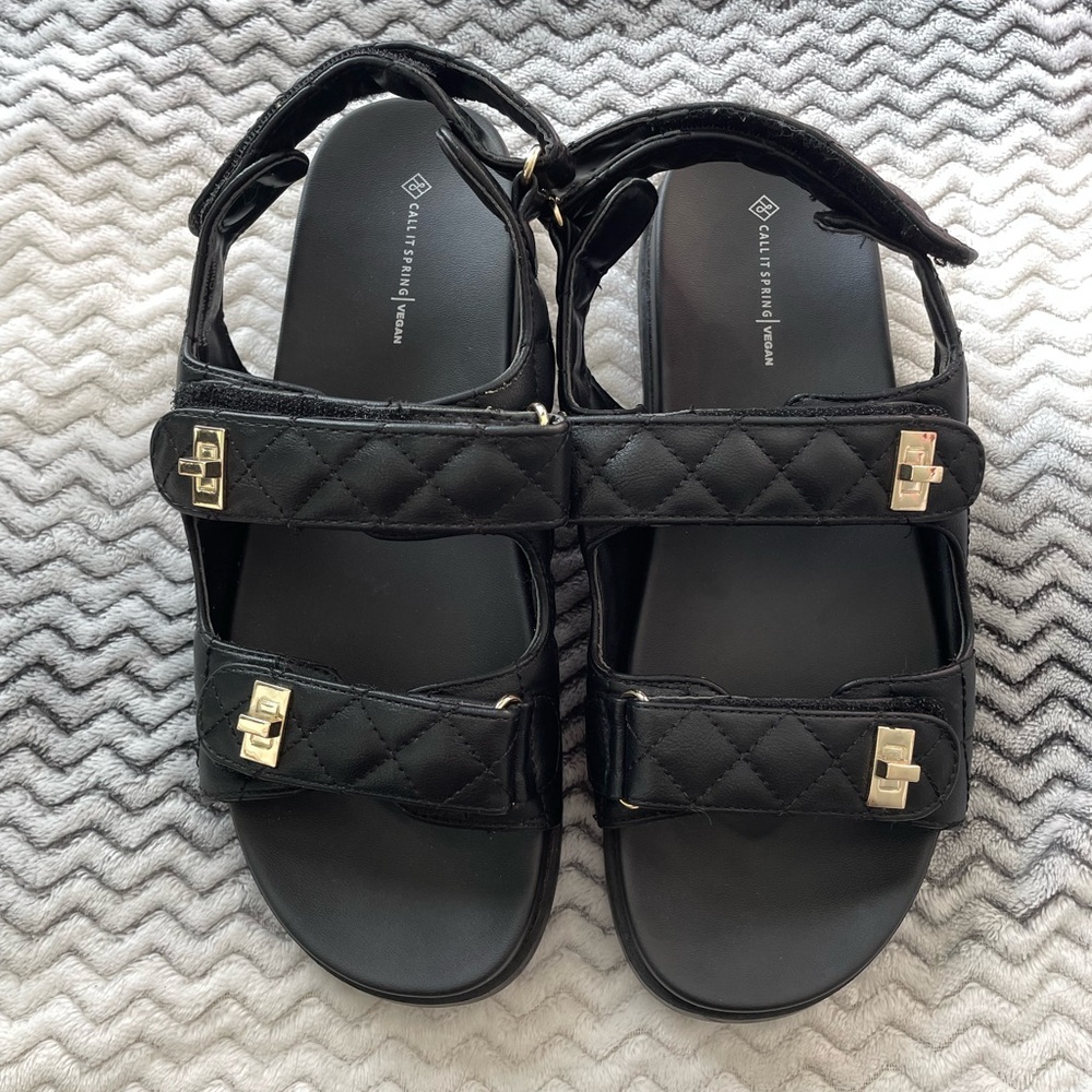EUC Call It Spring Women’s Vegan Black Quilted Sandals Size 9/40